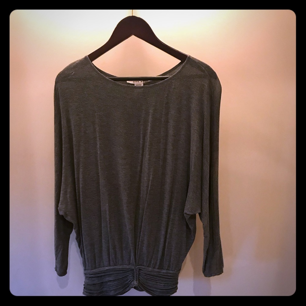 Grey 3/4 length sleeve top